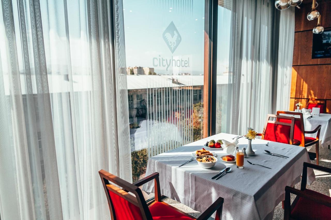 City Hotel Bishkek Luaran gambar