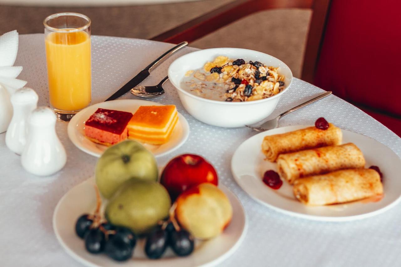 City Hotel Bishkek Luaran gambar