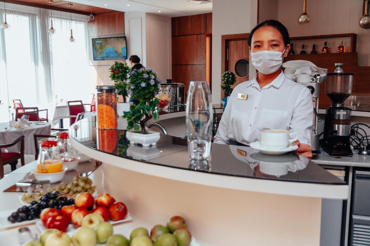 City Hotel Bishkek Luaran gambar