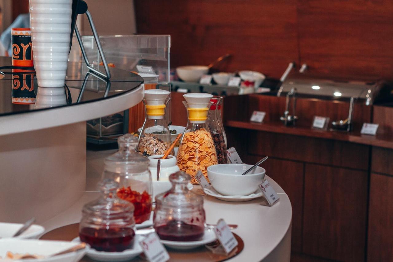 City Hotel Bishkek Luaran gambar