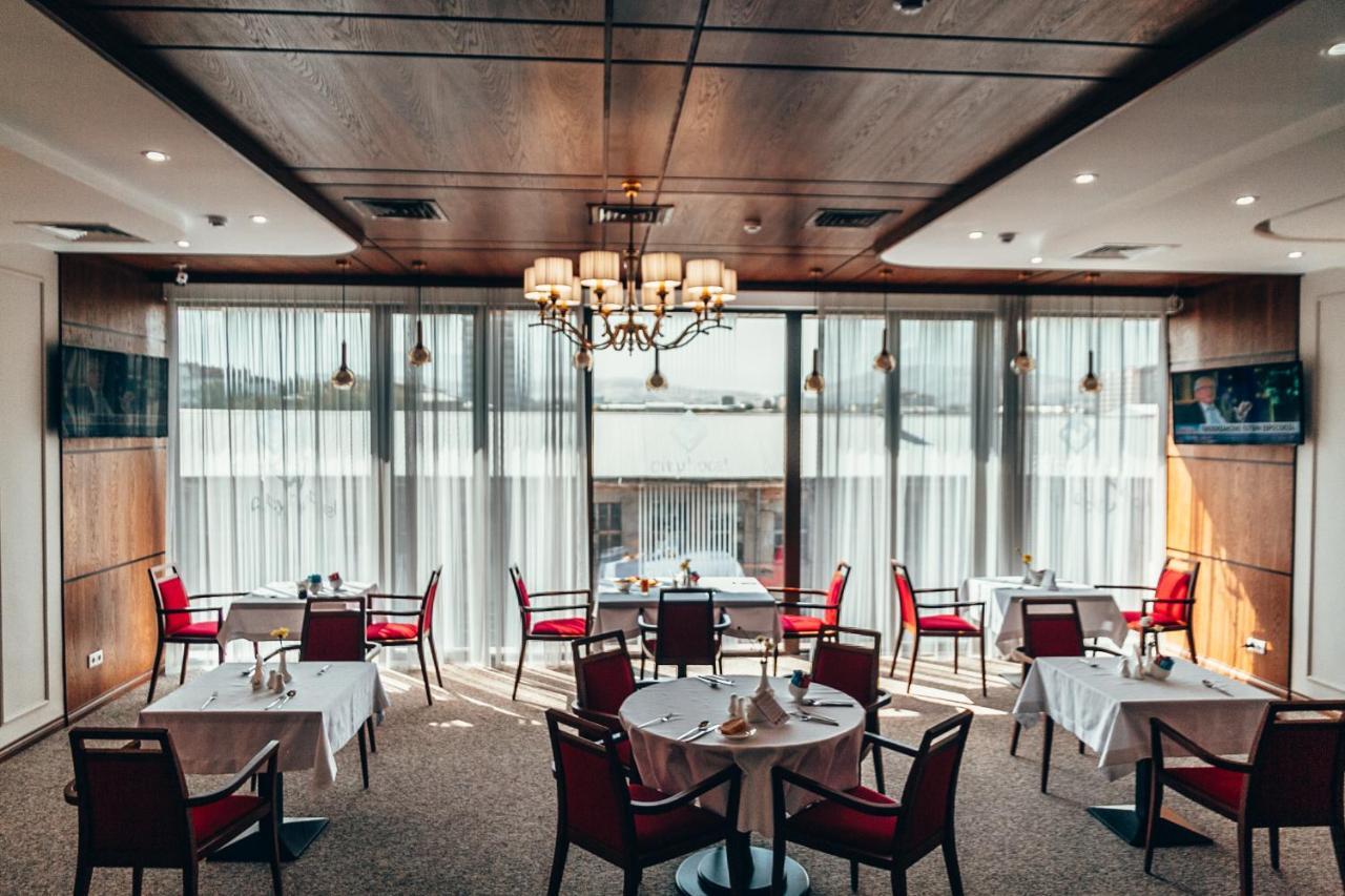 City Hotel Bishkek Luaran gambar
