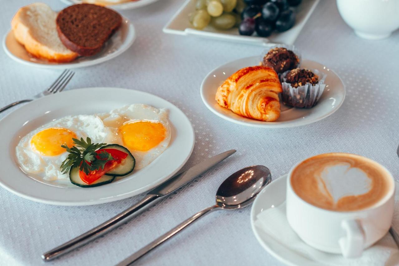 City Hotel Bishkek Luaran gambar