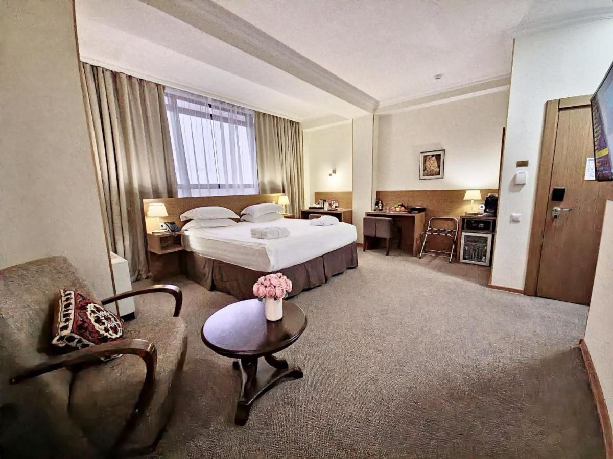 City Hotel Bishkek Luaran gambar