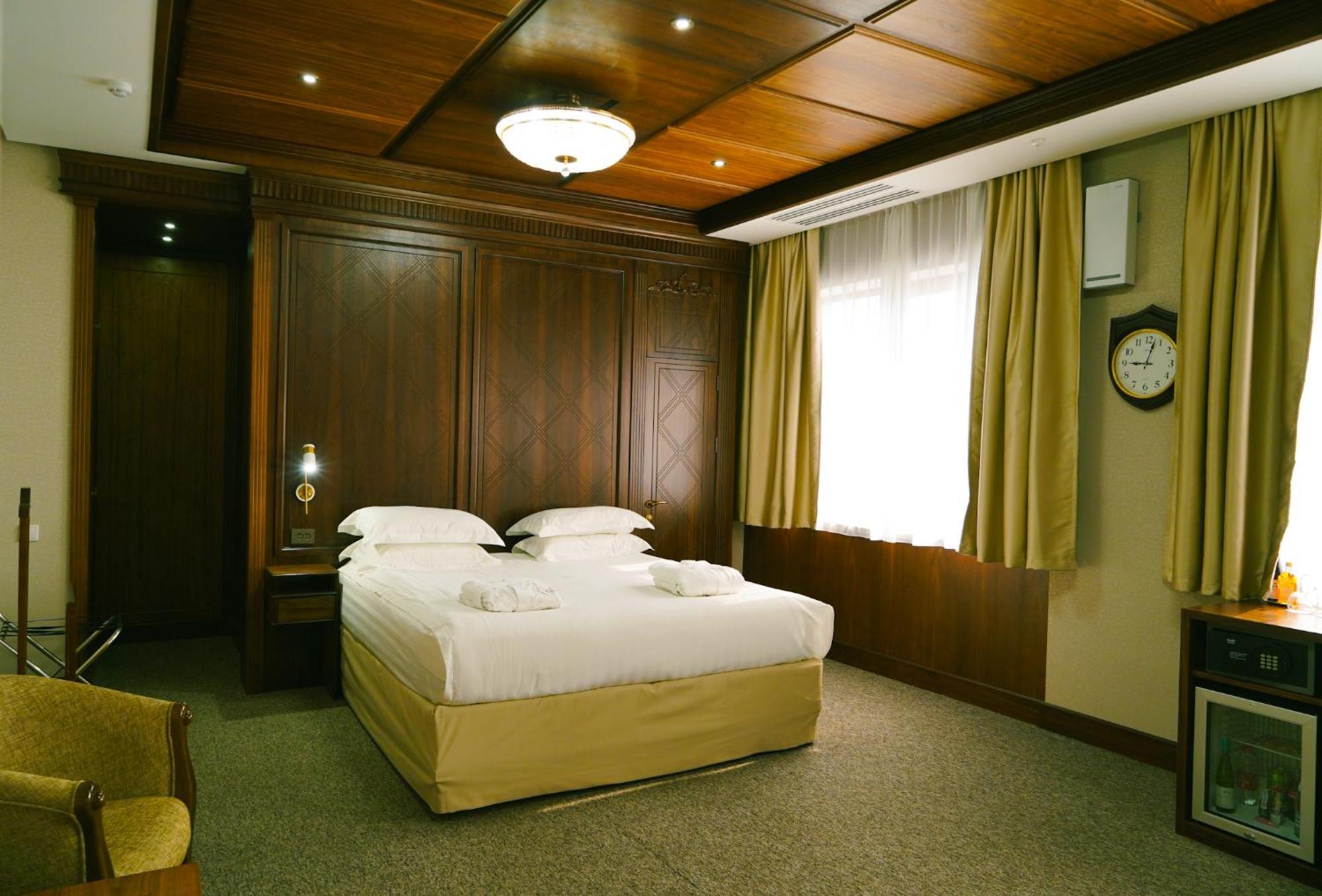 City Hotel Bishkek Luaran gambar