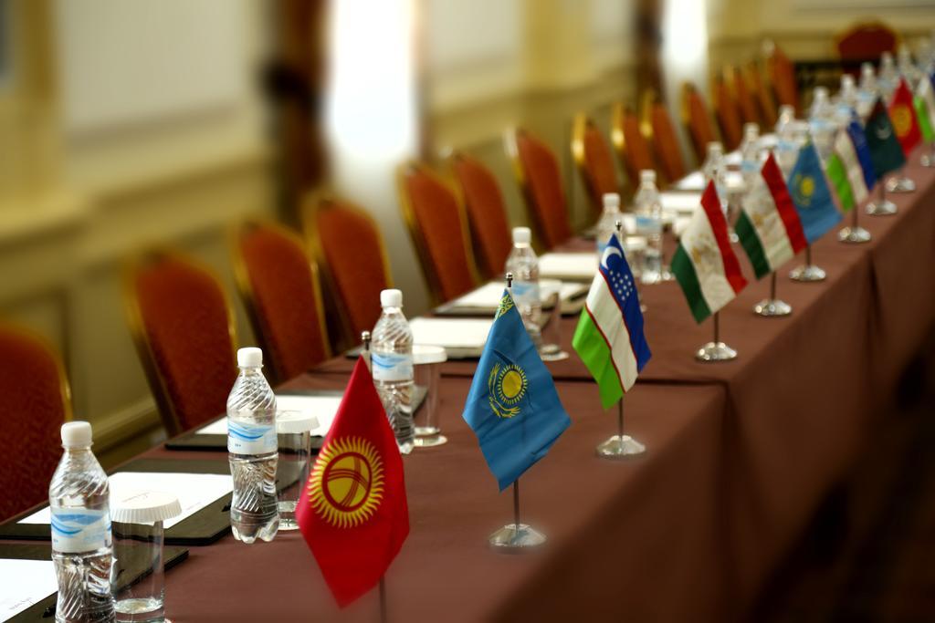 City Hotel Bishkek Luaran gambar