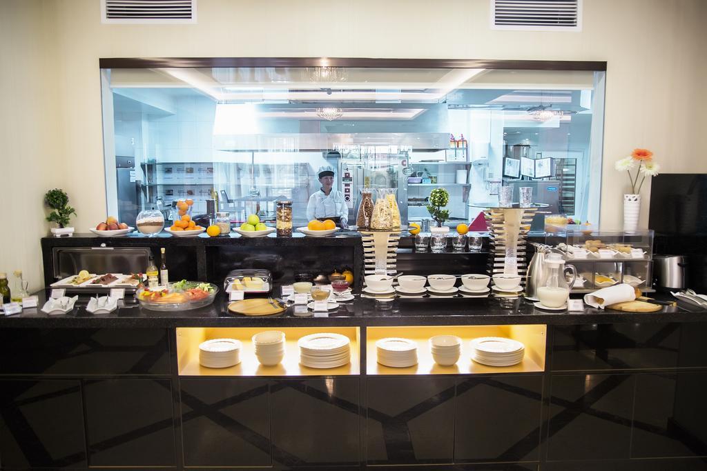 City Hotel Bishkek Luaran gambar
