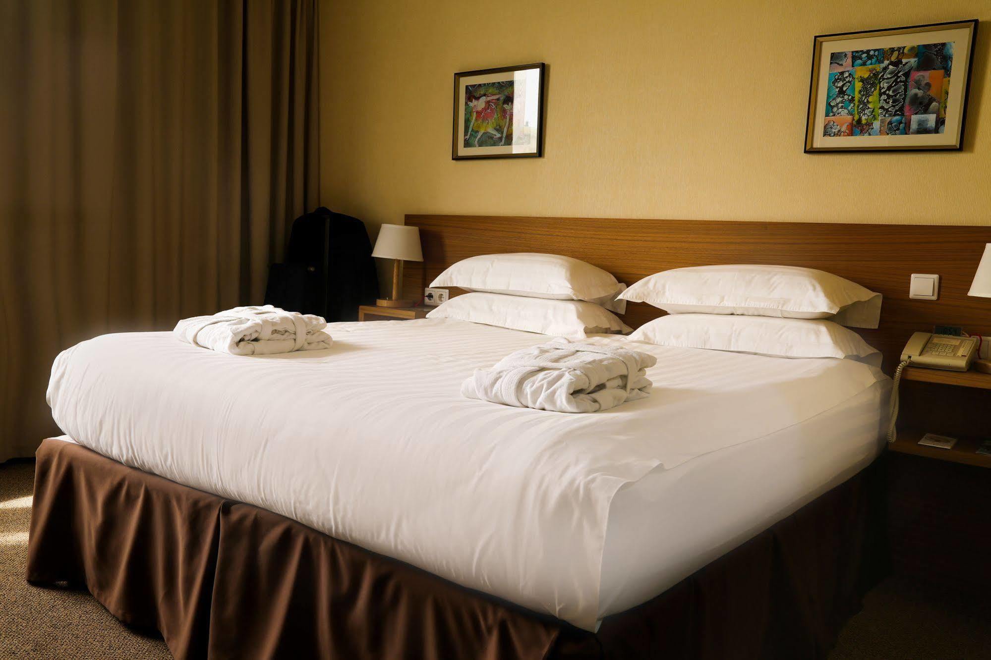 City Hotel Bishkek Luaran gambar